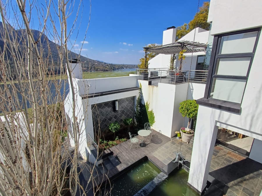 4 Bedroom Property for Sale in Kosmos North West